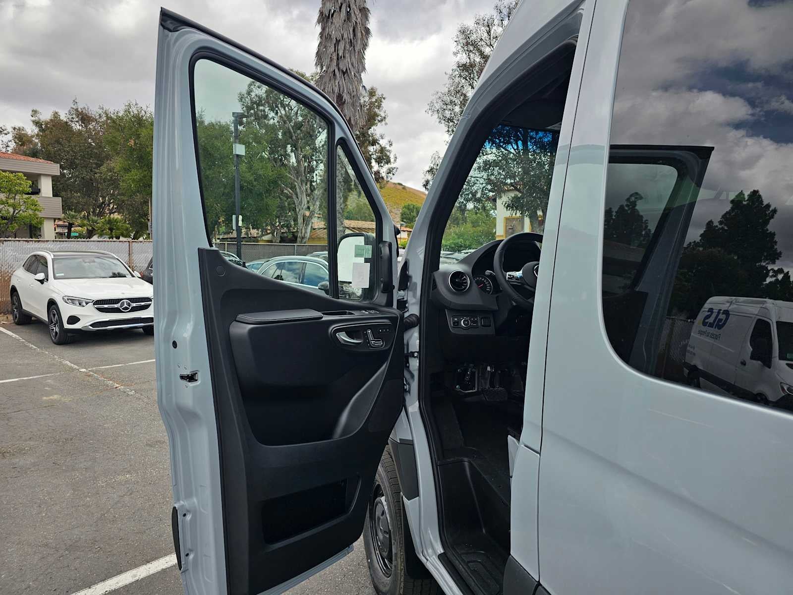2026 Mercedes-Benz Sprinter 2500 Standard Roof I4 Diesel HO 144 AWD