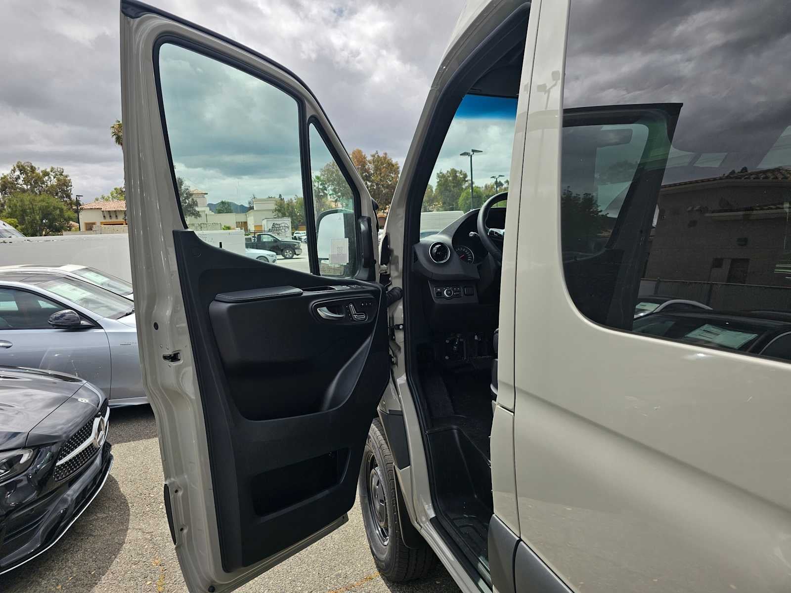 2026 Mercedes-Benz Sprinter 2500 Standard Roof I4 Diesel HO 144 AWD