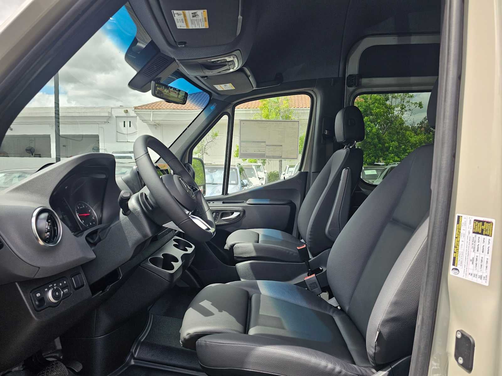 2026 Mercedes-Benz Sprinter 2500 Standard Roof I4 Diesel HO 144 AWD