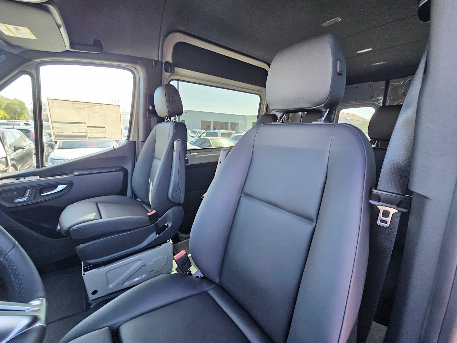 2026 Mercedes-Benz Sprinter 2500 Standard Roof I4 Diesel HO 144 AWD