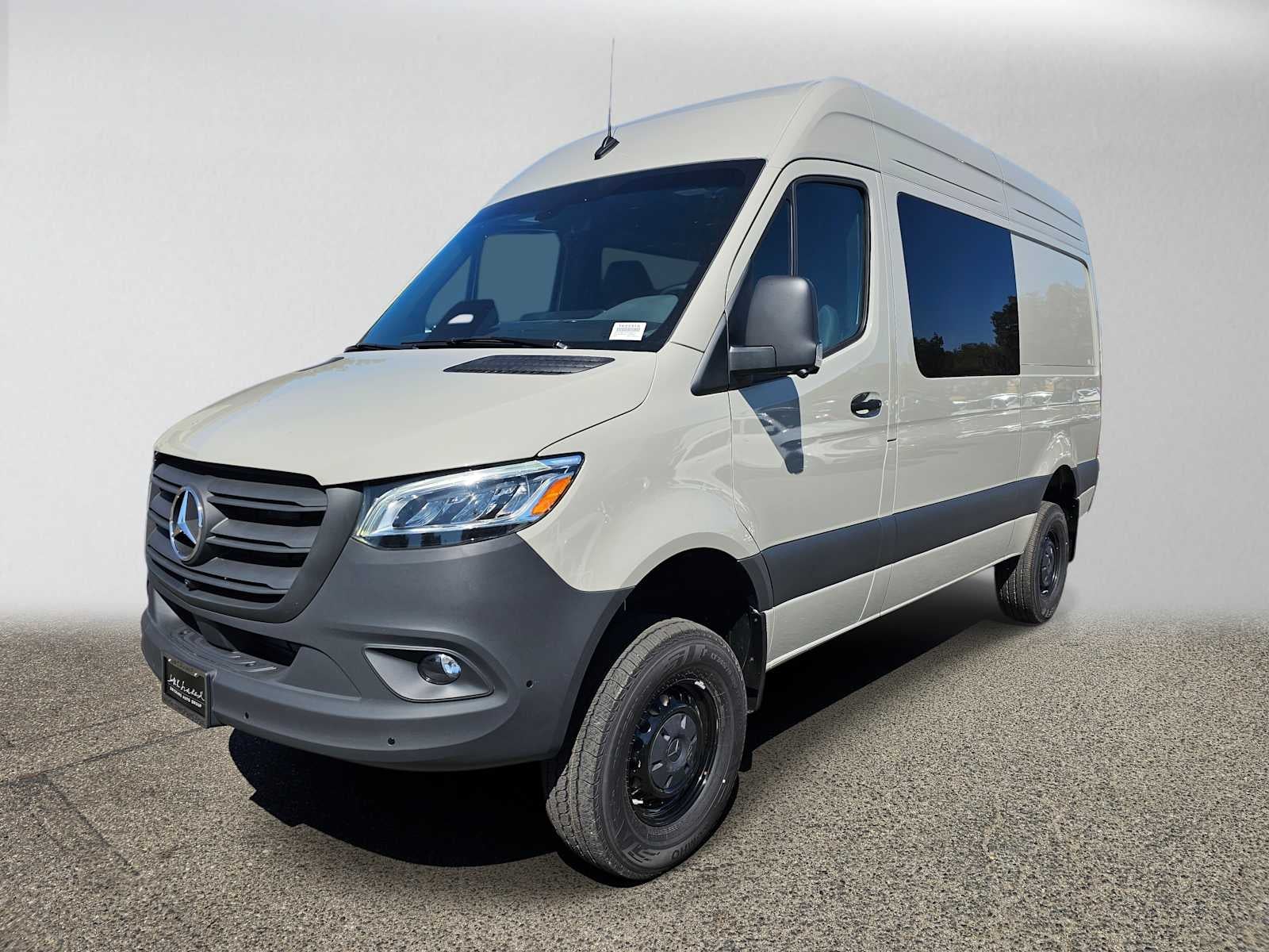 2026 Mercedes-Benz Sprinter 2500 Standard Roof I4 Diesel HO 144 AWD