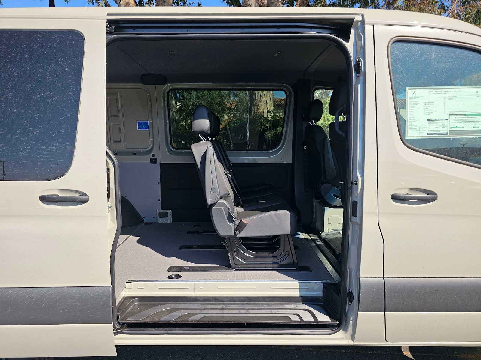 2026 Mercedes-Benz Sprinter 2500 Standard Roof I4 Diesel HO 144 AWD