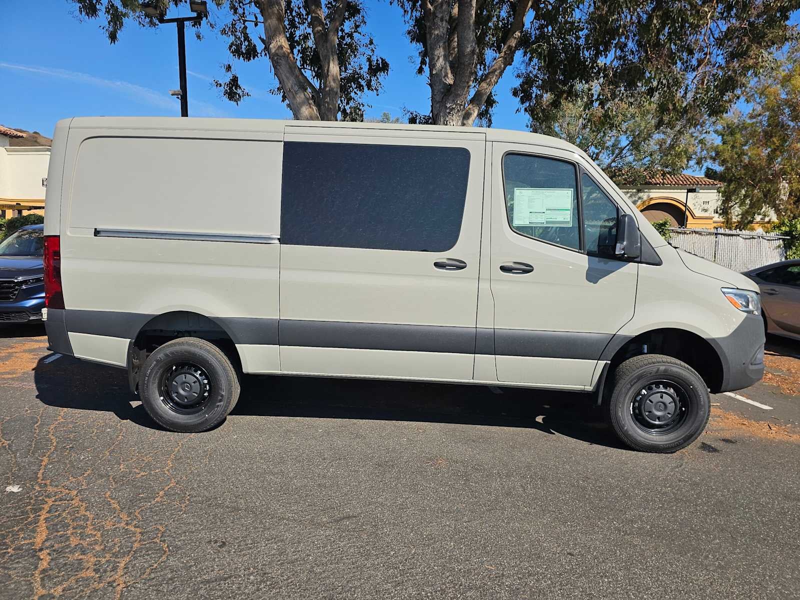 2026 Mercedes-Benz Sprinter 2500 Standard Roof I4 Diesel HO 144 AWD