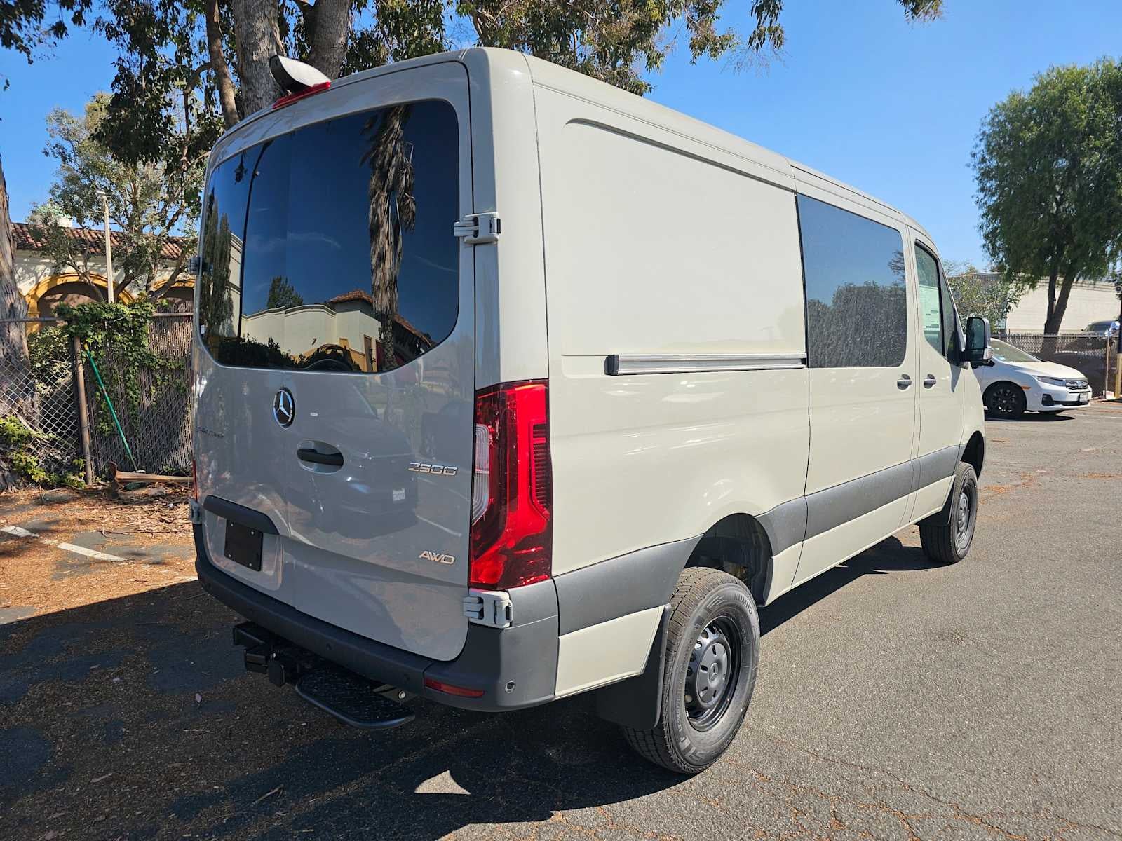 2026 Mercedes-Benz Sprinter 2500 Standard Roof I4 Diesel HO 144 AWD