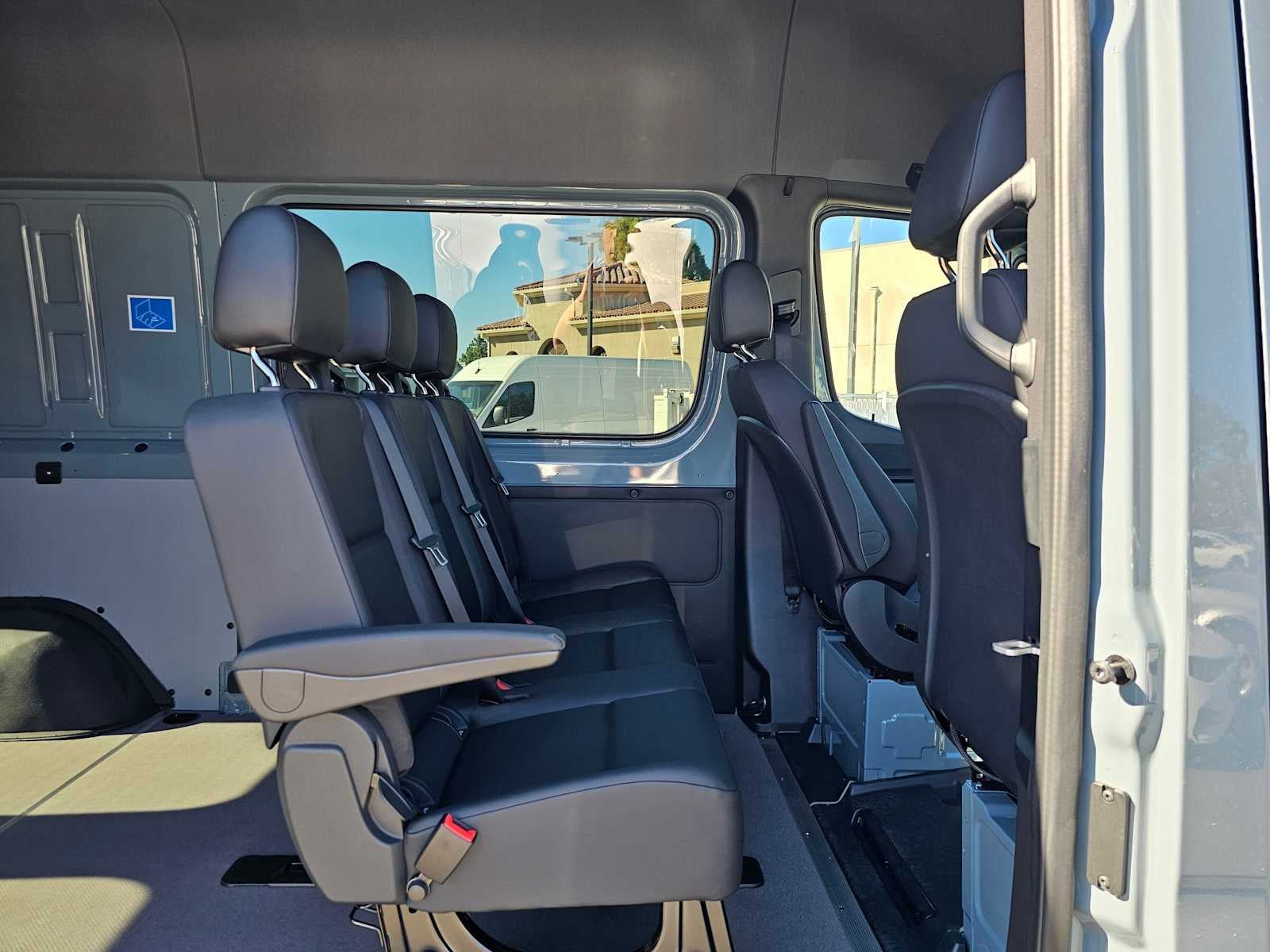 2026 Mercedes-Benz Sprinter Crew 2500 Standard Roof I4 Diesel HO 144 AWD