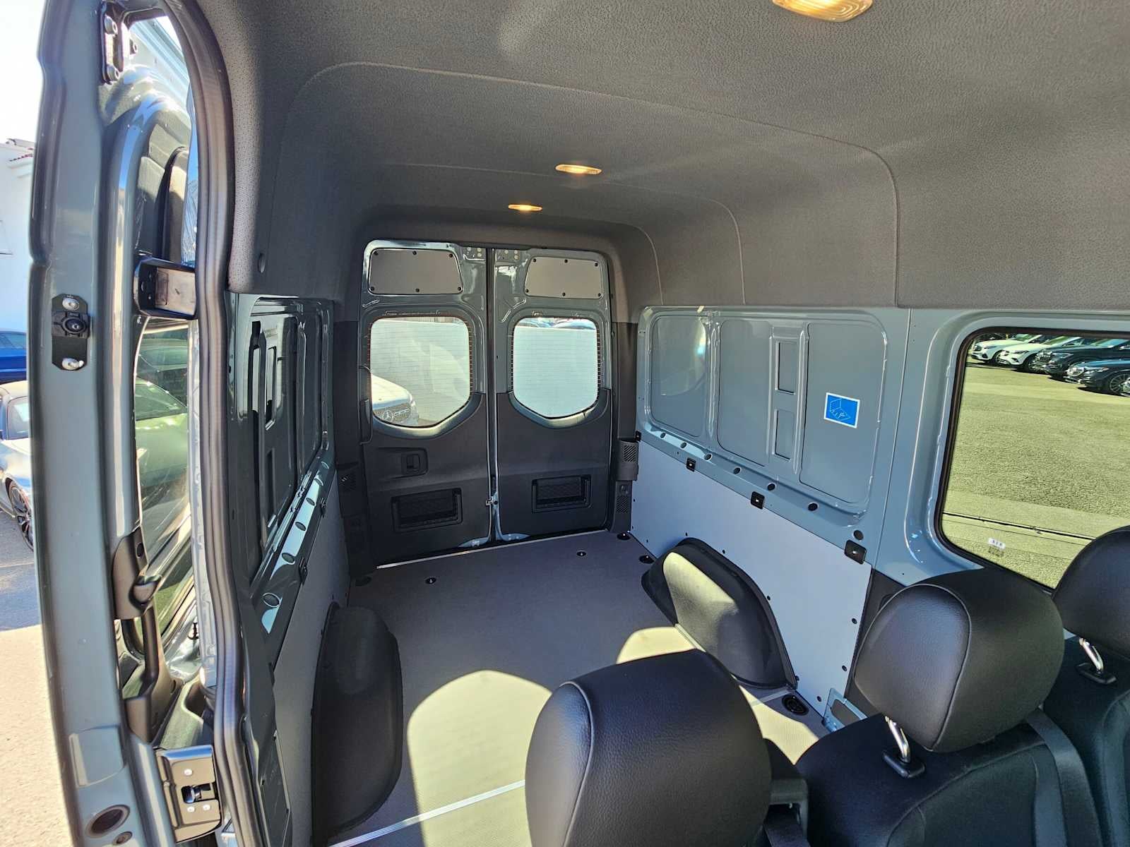 2026 Mercedes-Benz Sprinter Crew 2500 Standard Roof I4 Diesel HO 144 AWD