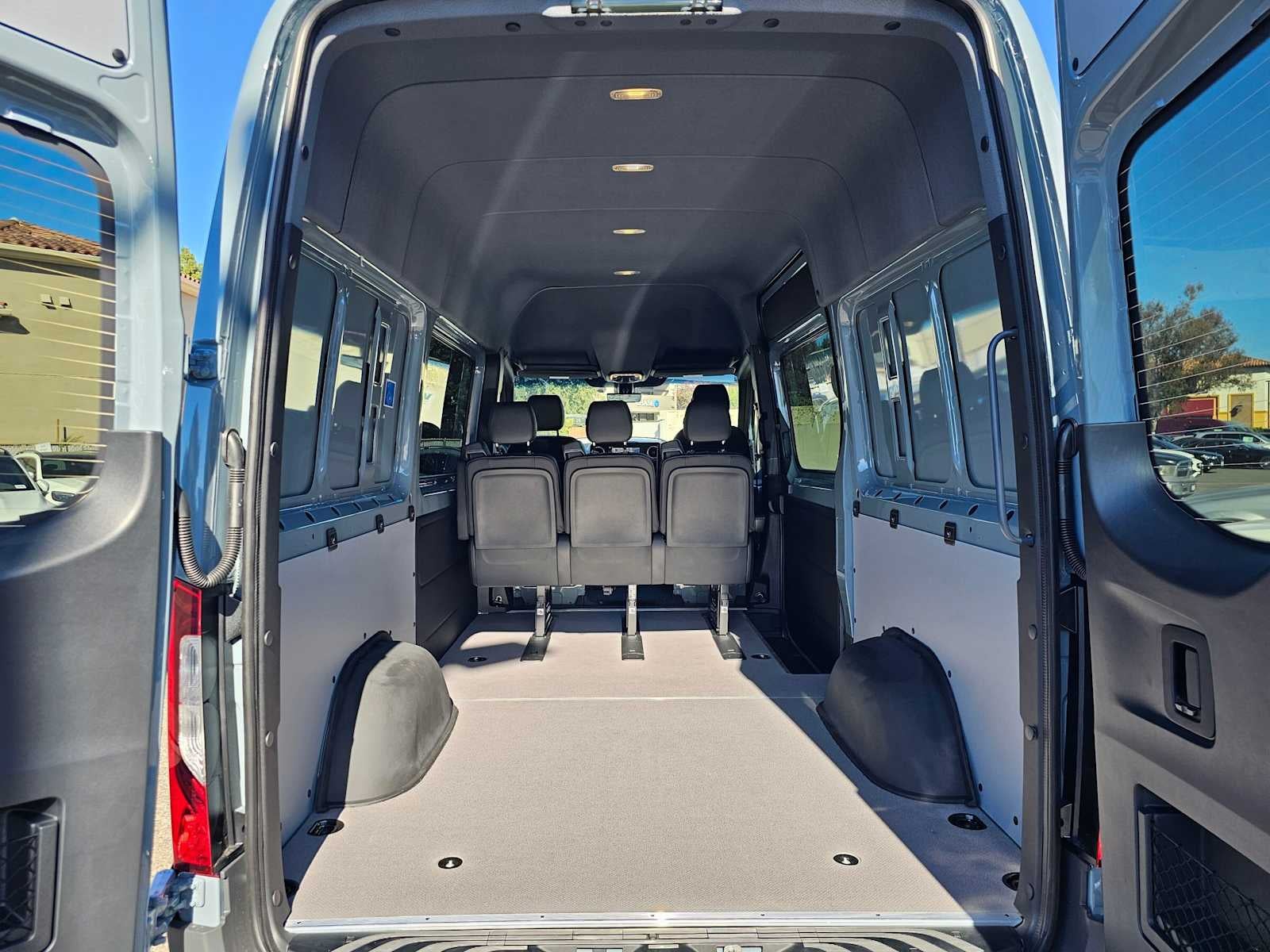 2026 Mercedes-Benz Sprinter Crew 2500 Standard Roof I4 Diesel HO 144 AWD