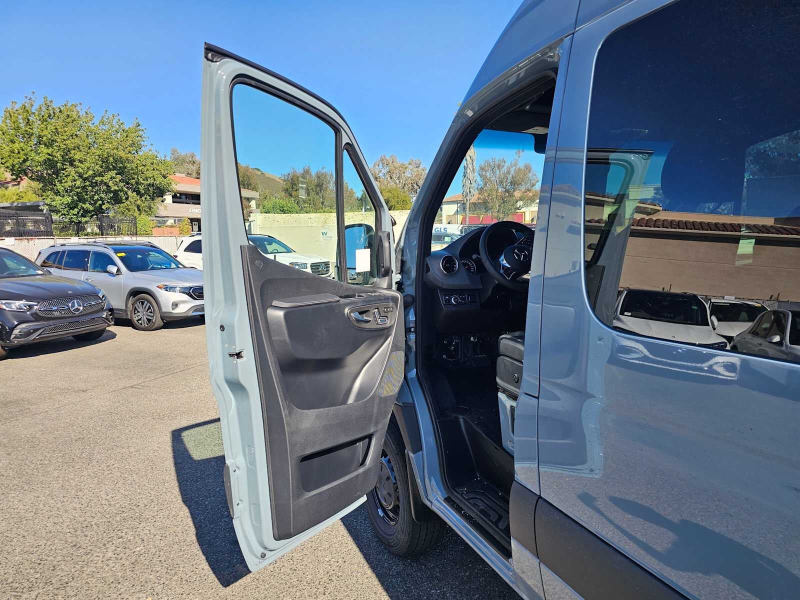 2026 Mercedes-Benz Sprinter Crew 2500 Standard Roof I4 Diesel HO 144 AWD