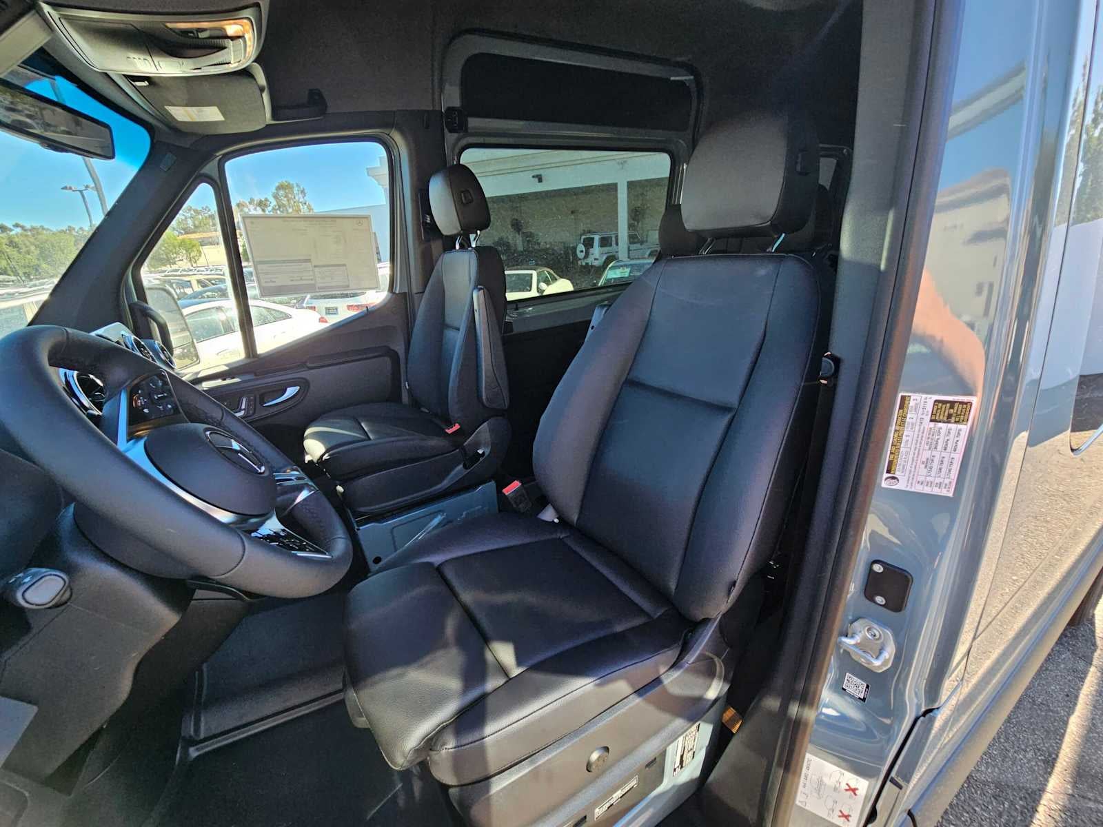 2026 Mercedes-Benz Sprinter Crew 2500 Standard Roof I4 Diesel HO 144 AWD
