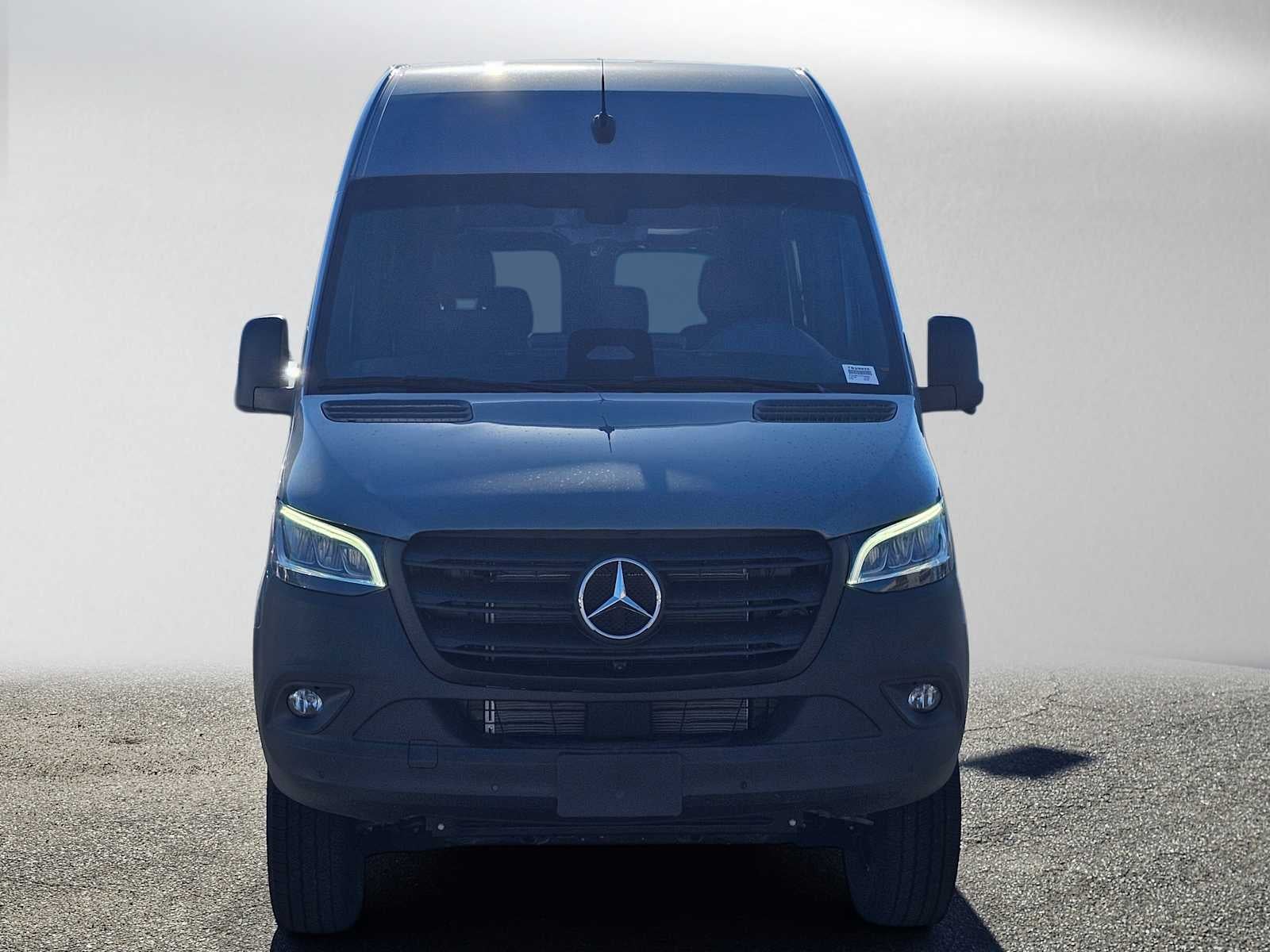 2026 Mercedes-Benz Sprinter Crew 2500 Standard Roof I4 Diesel HO 144 AWD