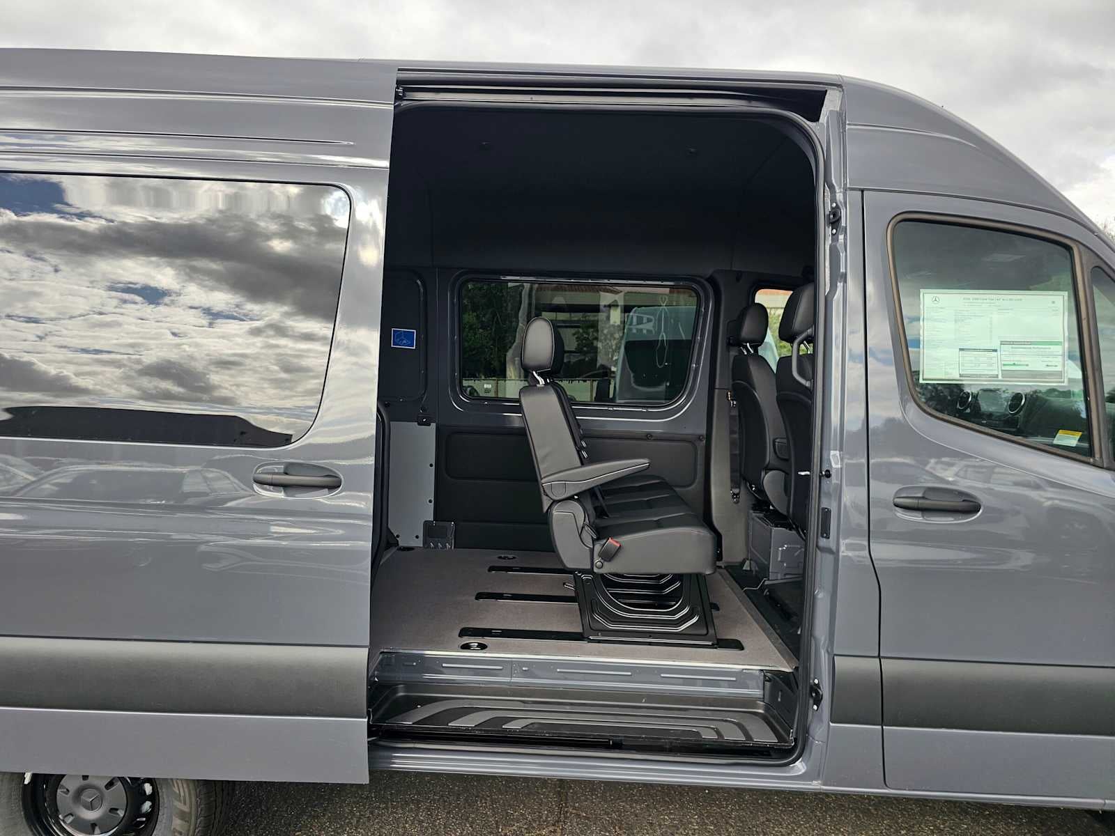 2026 Mercedes-Benz Sprinter Crew 2500 Standard Roof I4 Diesel HO 144 AWD