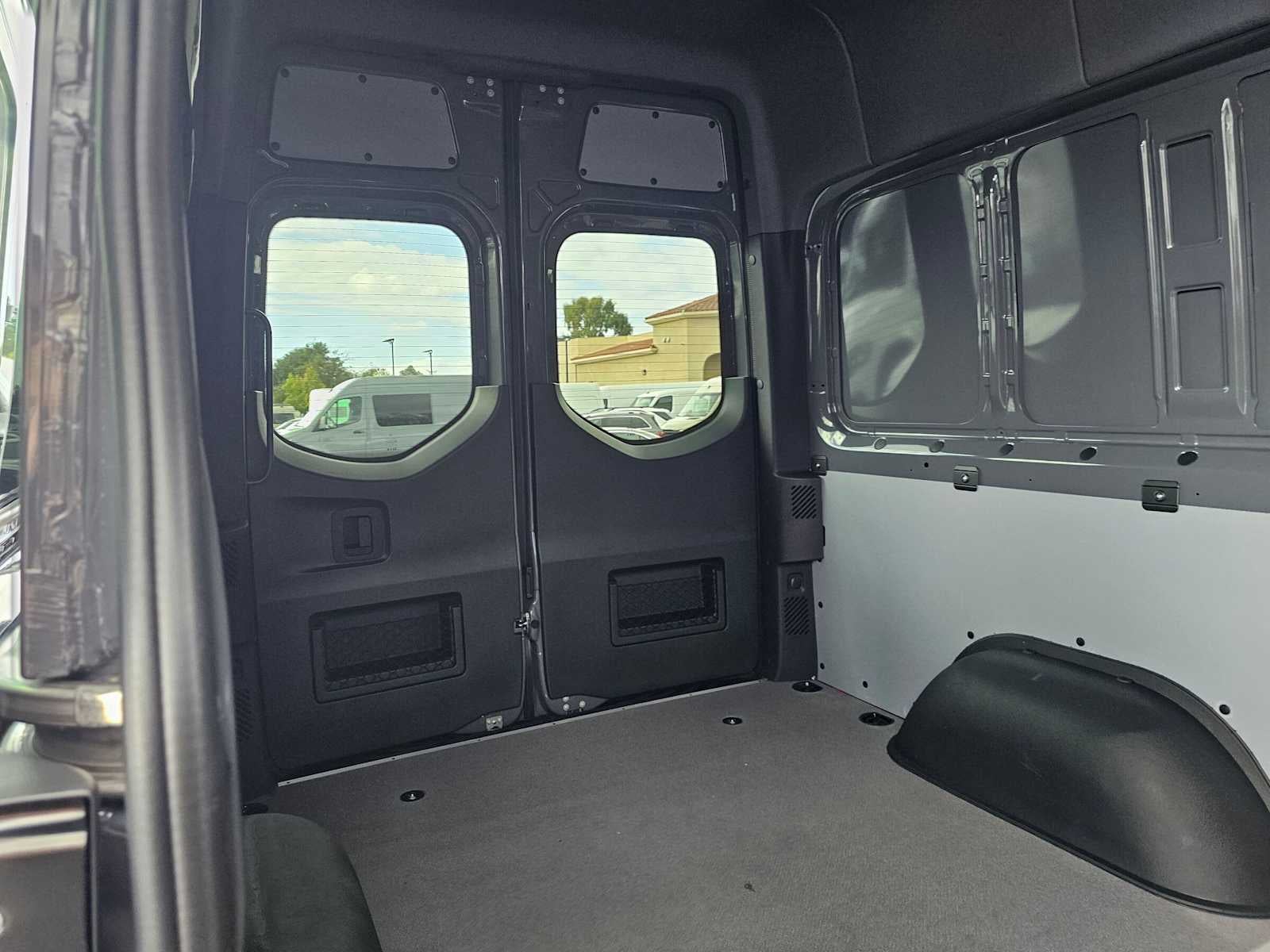 2026 Mercedes-Benz Sprinter Crew 2500 Standard Roof I4 Diesel HO 144 AWD