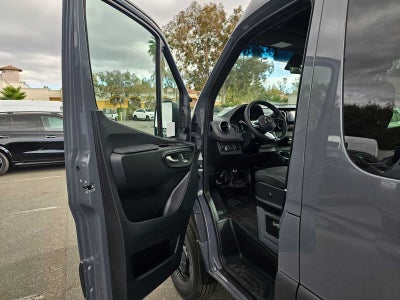 2026 Mercedes-Benz Sprinter Crew 2500 Standard Roof I4 Diesel HO 144 AWD