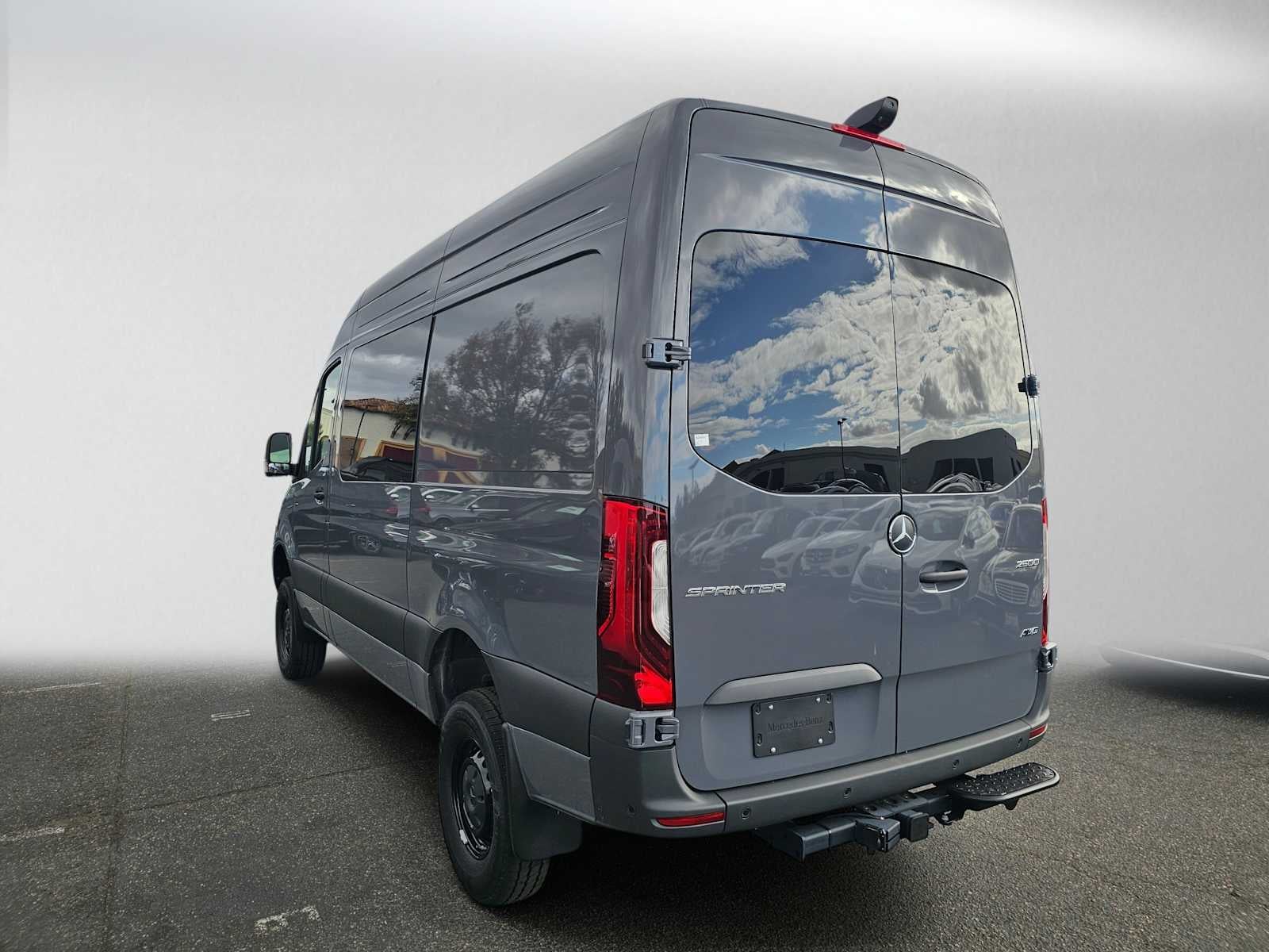 2026 Mercedes-Benz Sprinter Crew 2500 Standard Roof I4 Diesel HO 144 AWD
