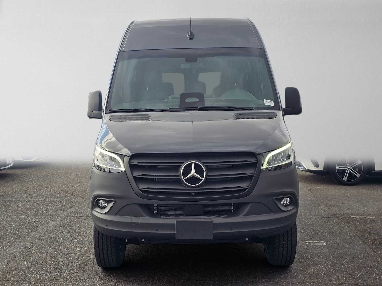 2026 Mercedes-Benz Sprinter Crew 2500 Standard Roof I4 Diesel HO 144 AWD