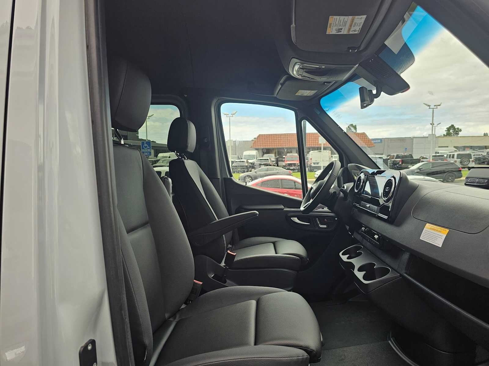 2026 Mercedes-Benz Sprinter Crew 2500 Standard Roof I4 Diesel HO 144 AWD