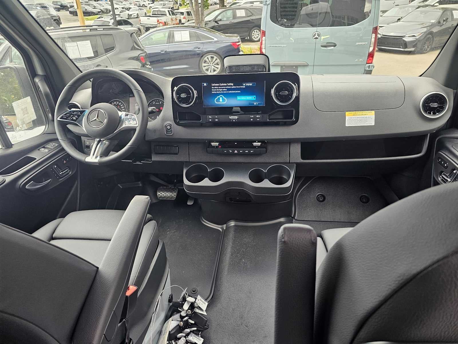 2026 Mercedes-Benz Sprinter Crew 2500 Standard Roof I4 Diesel HO 144 AWD