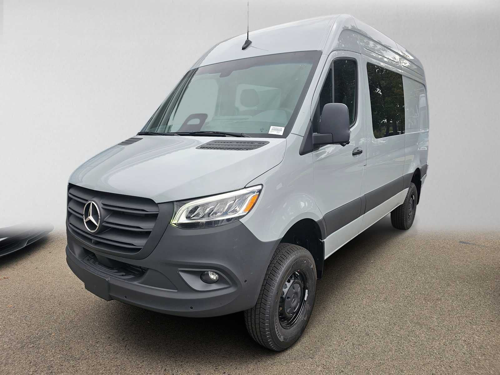 2026 Mercedes-Benz Sprinter Crew 2500 Standard Roof I4 Diesel HO 144 AWD