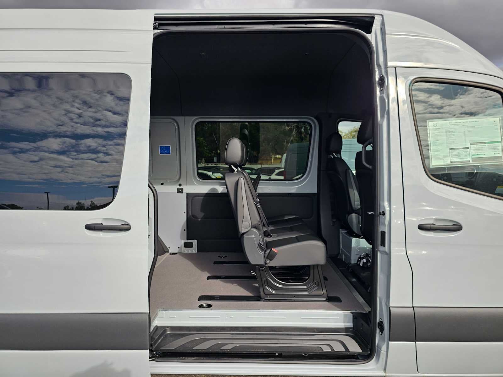 2026 Mercedes-Benz Sprinter Crew 2500 Standard Roof I4 Diesel HO 144 AWD