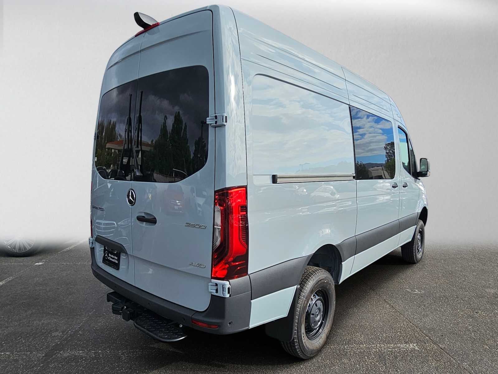 2026 Mercedes-Benz Sprinter Crew 2500 Standard Roof I4 Diesel HO 144 AWD