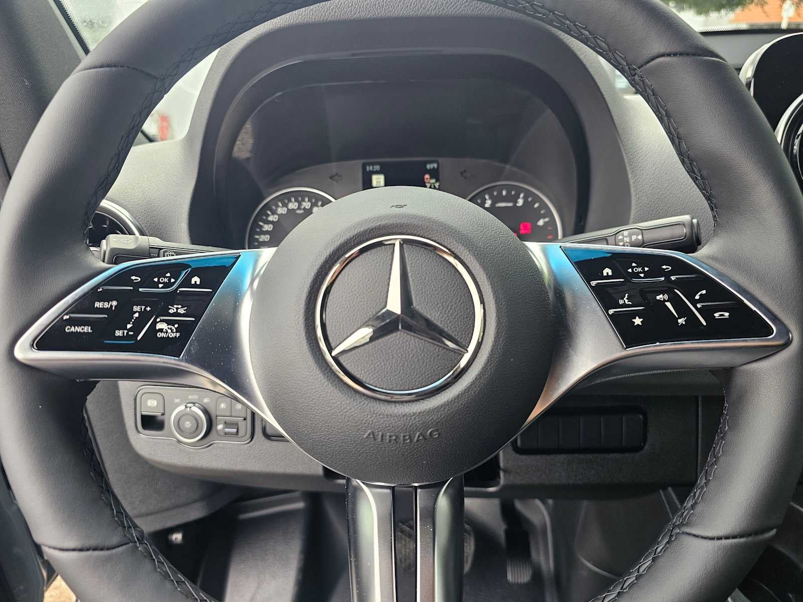 2026 Mercedes-Benz Sprinter Crew 2500 Standard Roof I4 Diesel HO 144 AWD