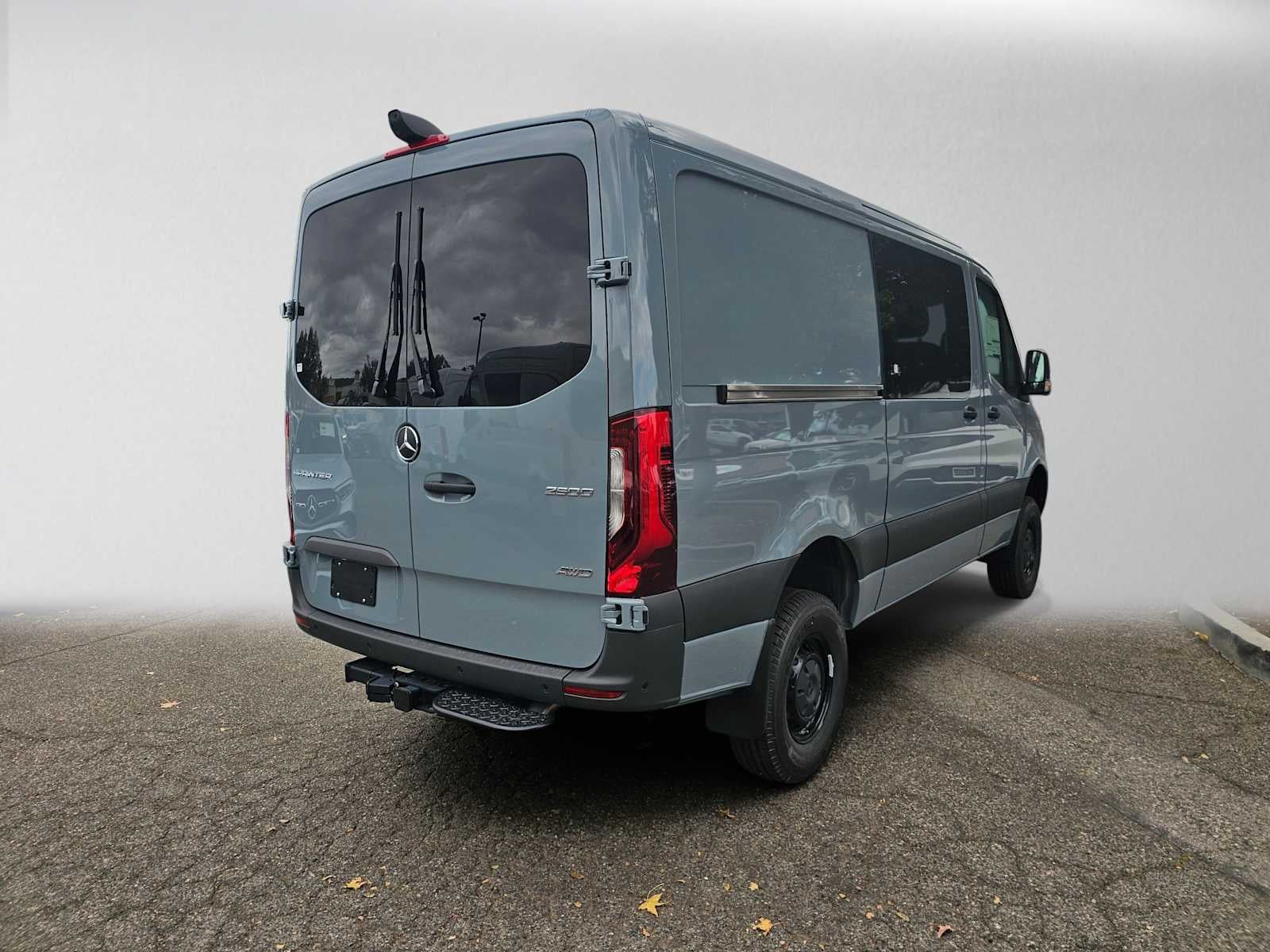 2026 Mercedes-Benz Sprinter Crew 2500 Standard Roof I4 Diesel HO 144 AWD