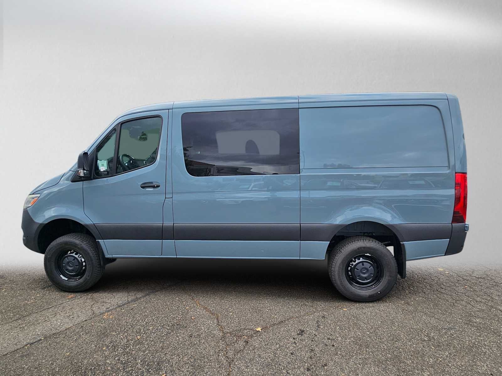 2026 Mercedes-Benz Sprinter Crew 2500 Standard Roof I4 Diesel HO 144 AWD