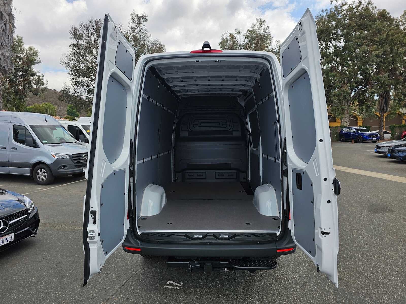 2025 Mercedes-Benz Sprinter Cargo Van 2500 Standard Roof I4 Diesel 144" RWD