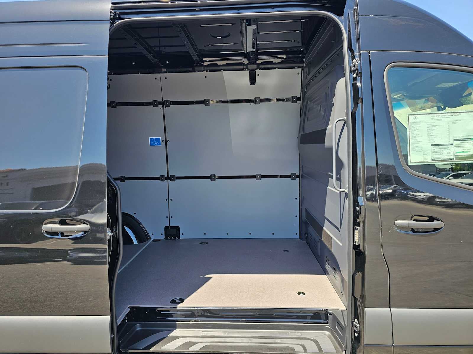 2026 Mercedes-Benz Sprinter 2500 Standard Roof I4 Diesel 144 RWD