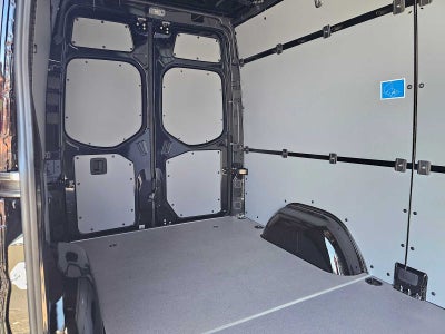 2026 Mercedes-Benz Sprinter 2500 Standard Roof I4 Diesel 144 RWD