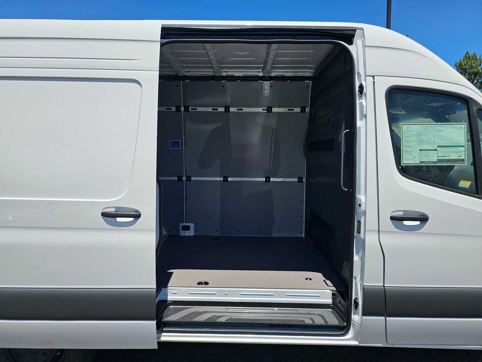 2026 Mercedes-Benz Sprinter 2500 Standard Roof I4 Diesel 144 RWD