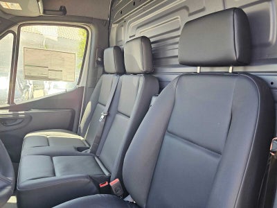 2026 Mercedes-Benz Sprinter 2500 Standard Roof I4 Diesel 144 RWD