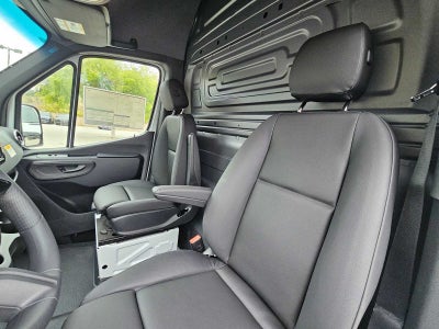 2026 Mercedes-Benz Sprinter 2500 Standard Roof I4 Diesel 144 RWD
