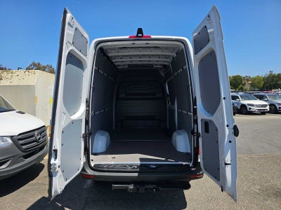 2026 Mercedes-Benz Sprinter 2500 Standard Roof I4 Diesel 144 RWD