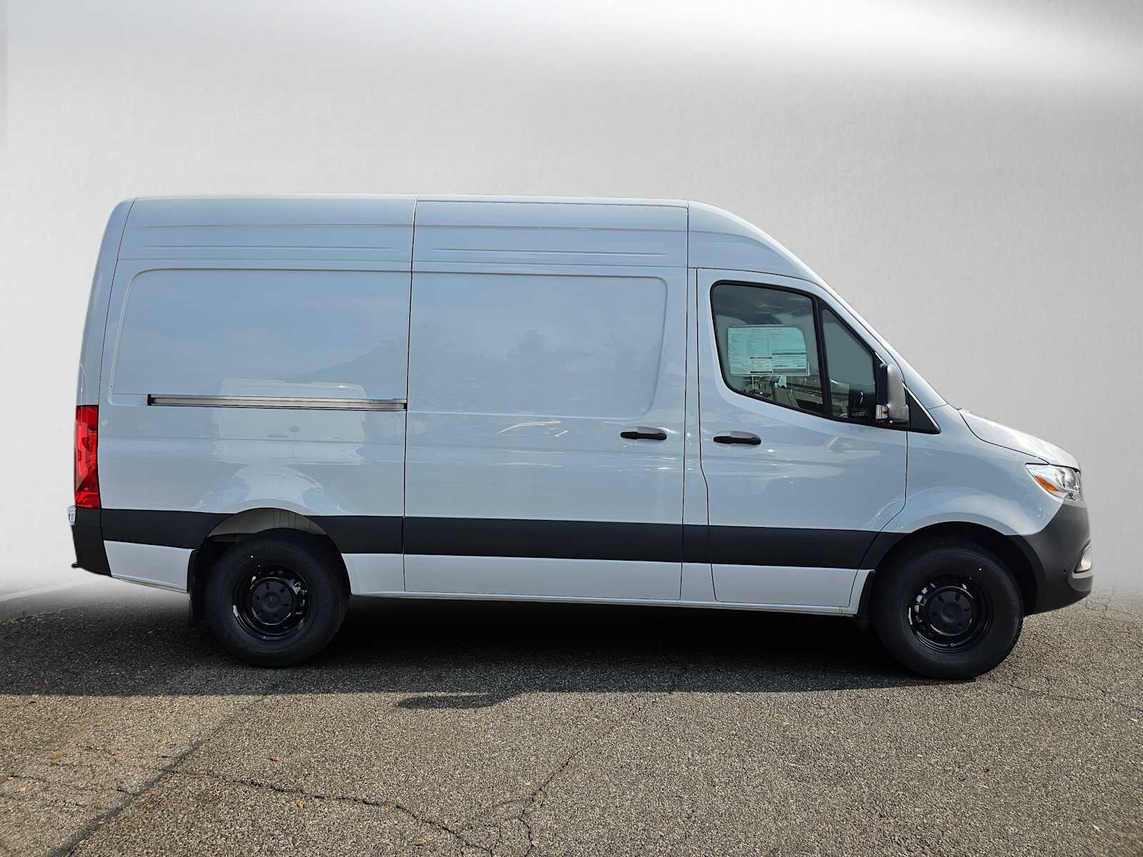 2026 Mercedes-Benz Sprinter 2500 Standard Roof I4 Diesel 144 RWD