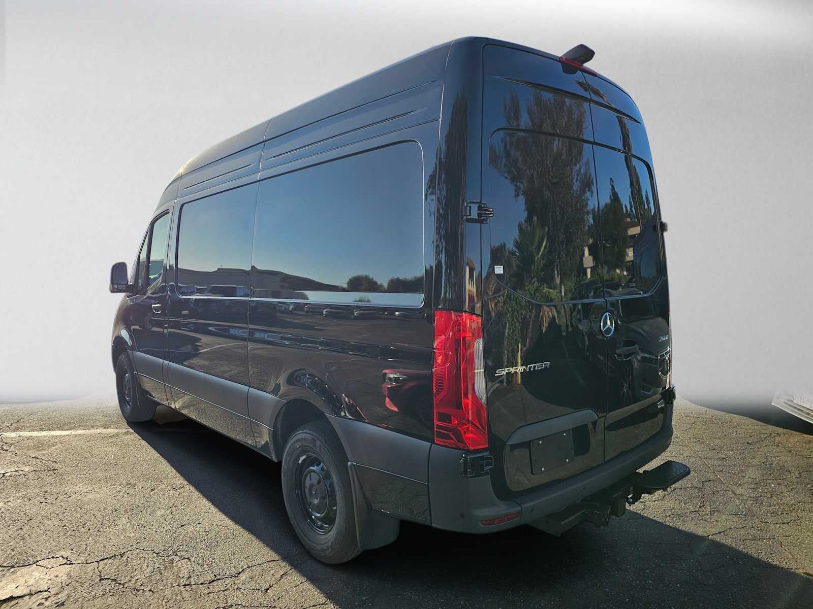 2026 Mercedes-Benz Sprinter Cargo 2500 Standard Roof I4 Diesel 144 RWD