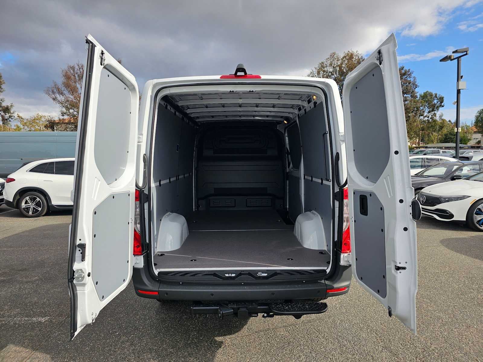 2026 Mercedes-Benz Sprinter Cargo 2500 Standard Roof I4 Diesel 144 RWD