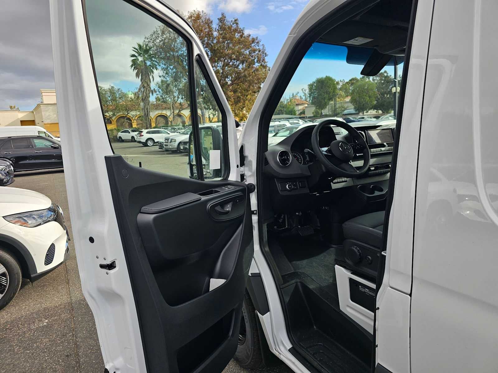 2026 Mercedes-Benz Sprinter Cargo 2500 Standard Roof I4 Diesel 144 RWD