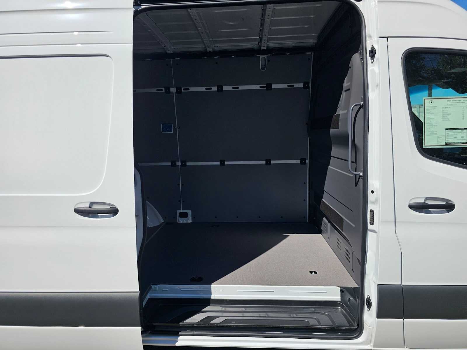 2026 Mercedes-Benz Sprinter Cargo 2500 Standard Roof I4 Diesel 144 RWD