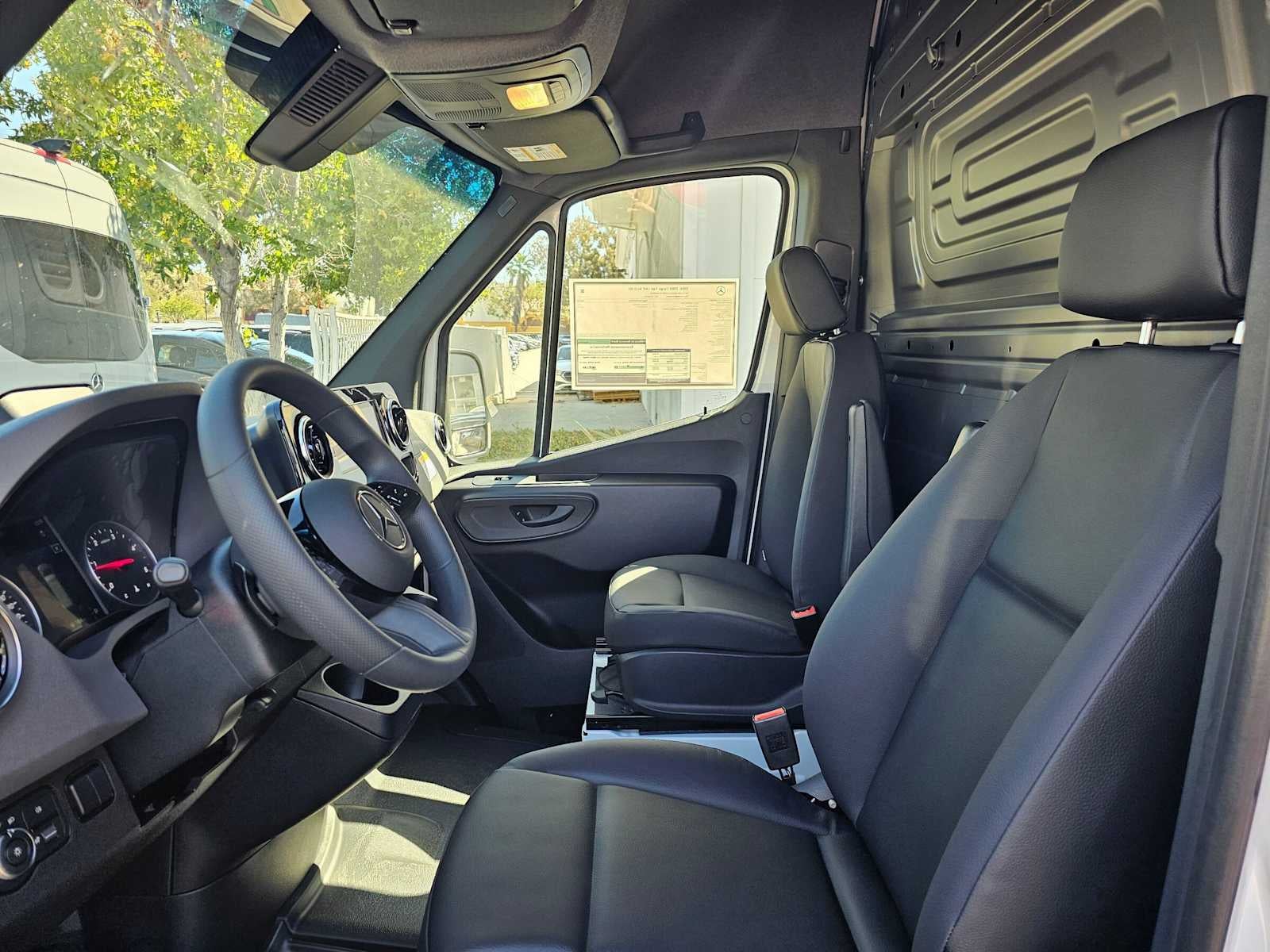 2026 Mercedes-Benz Sprinter Cargo 2500 Standard Roof I4 Diesel 144 RWD
