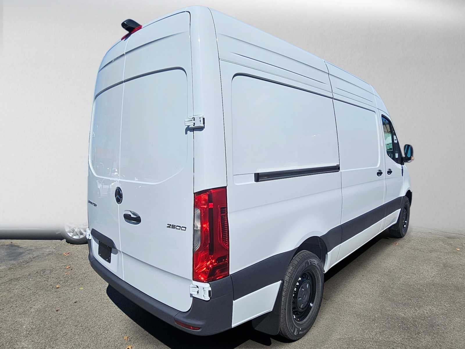 2026 Mercedes-Benz Sprinter Cargo 2500 Standard Roof I4 Diesel 144 RWD