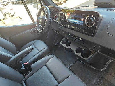 2026 Mercedes-Benz Sprinter 2500 Standard Roof I4 Diesel 144" RWD