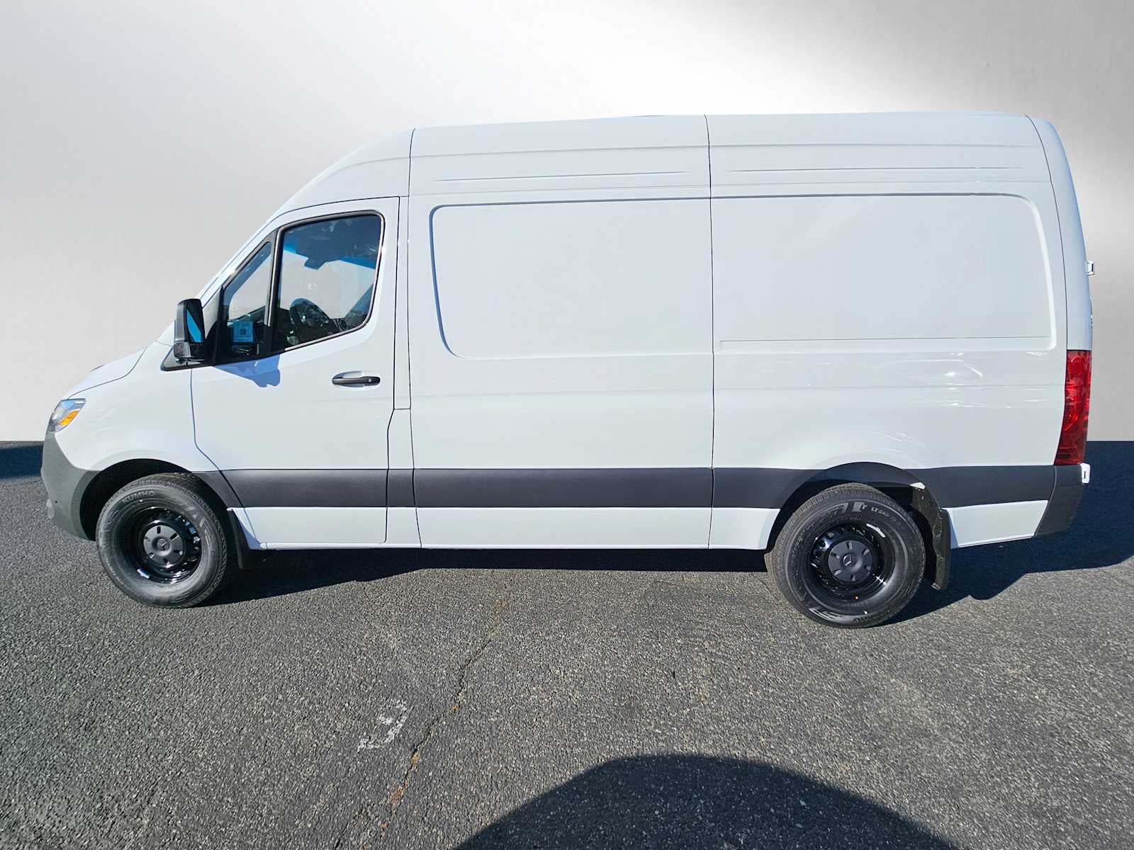 2026 Mercedes-Benz Sprinter 2500 Standard Roof I4 Diesel 144 RWD