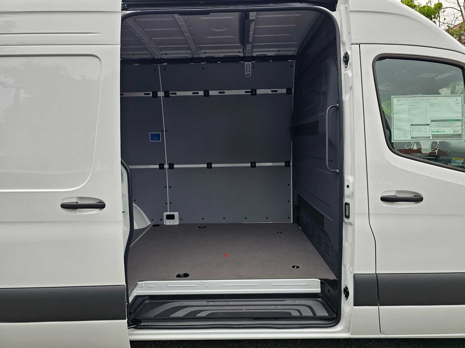 2026 Mercedes-Benz Sprinter 2500 Standard Roof I4 Diesel 144 RWD