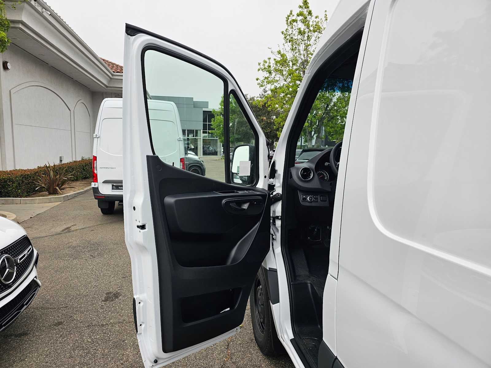 2026 Mercedes-Benz Sprinter 2500 Standard Roof I4 Diesel 144 RWD