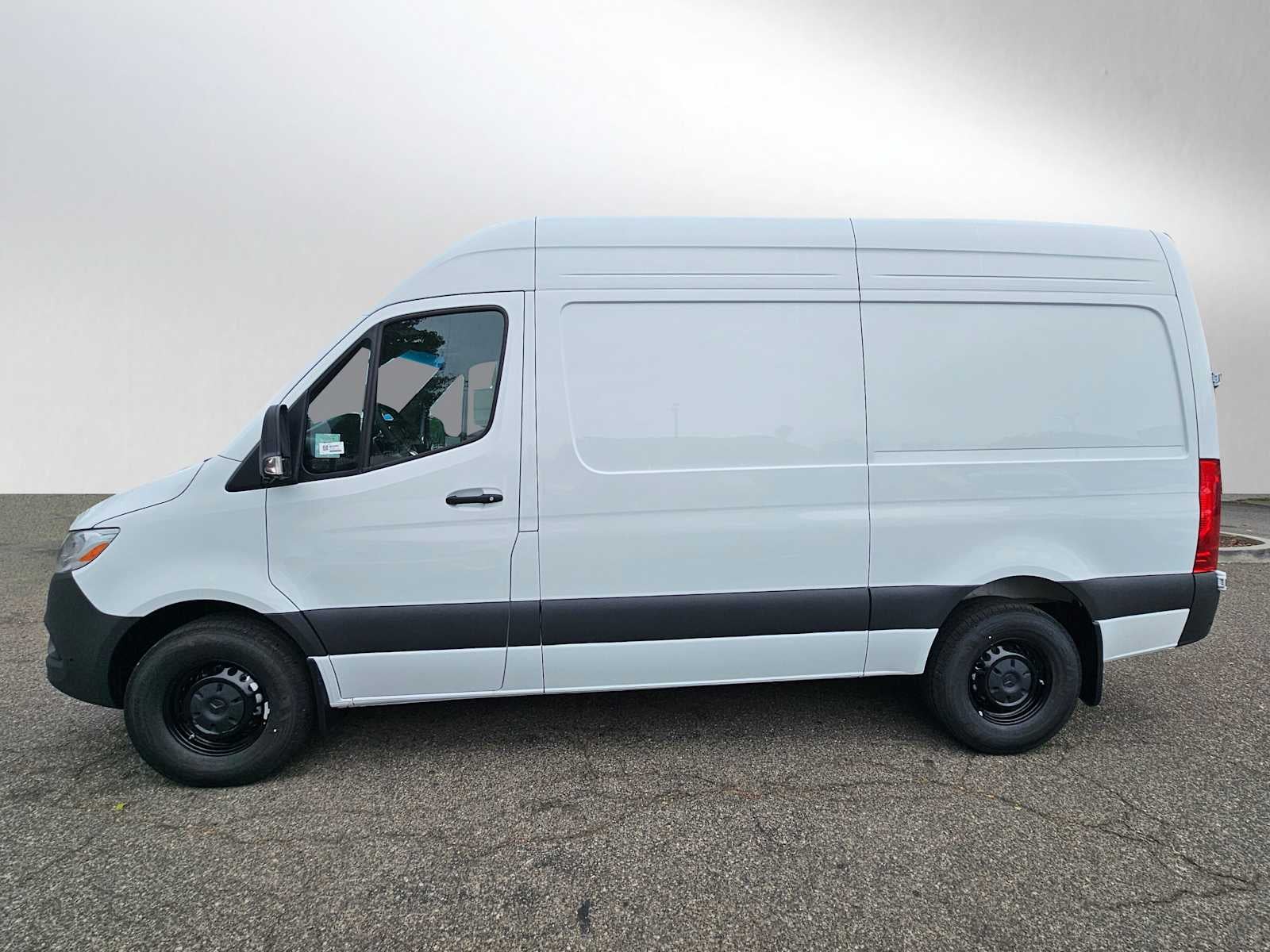 2026 Mercedes-Benz Sprinter 2500 Standard Roof I4 Diesel 144 RWD
