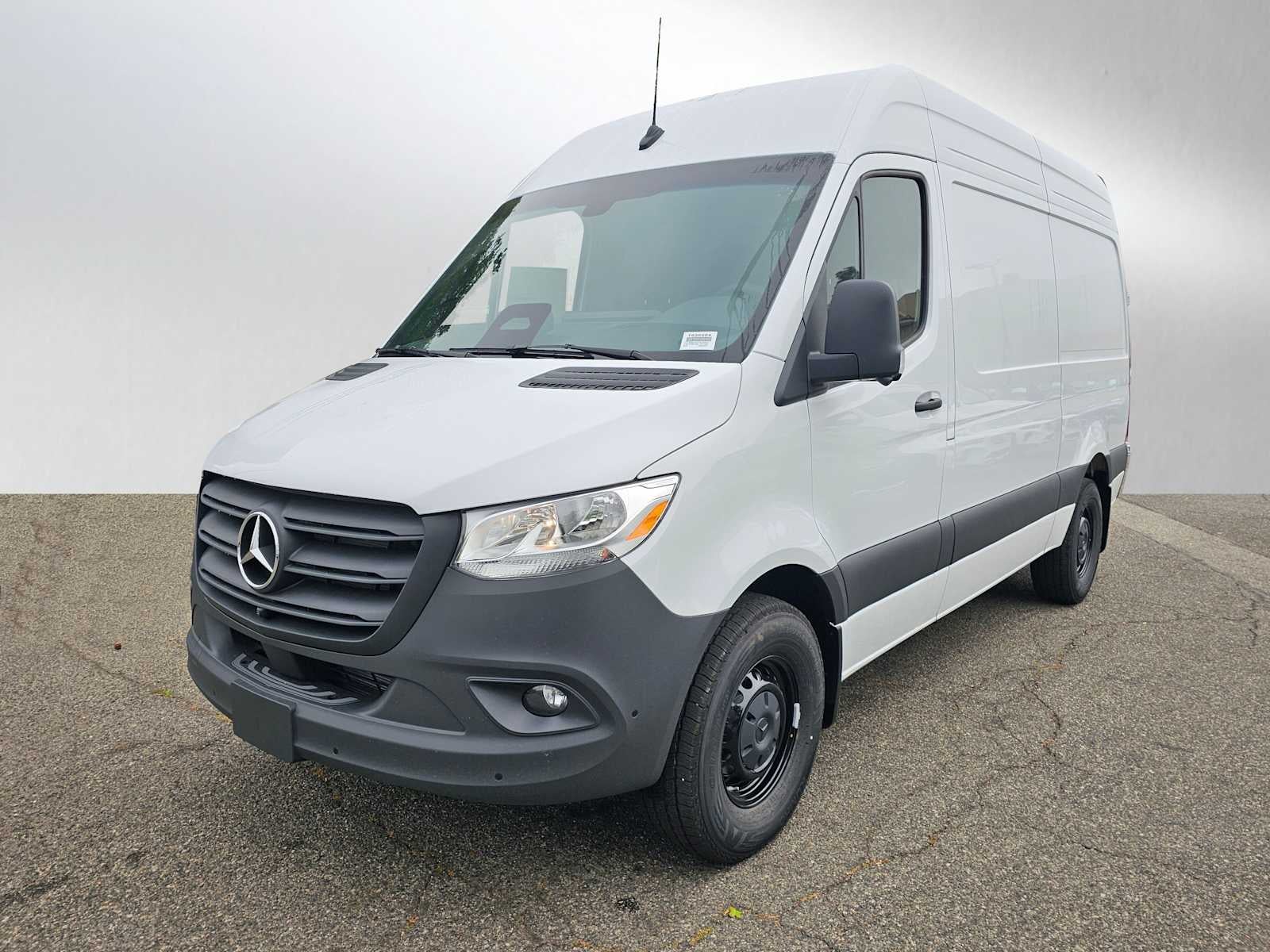 2026 Mercedes-Benz Sprinter 2500 Standard Roof I4 Diesel 144 RWD