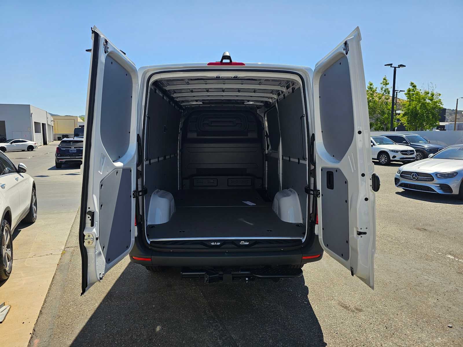 2026 Mercedes-Benz Sprinter 2500 Standard Roof I4 Diesel 144 RWD
