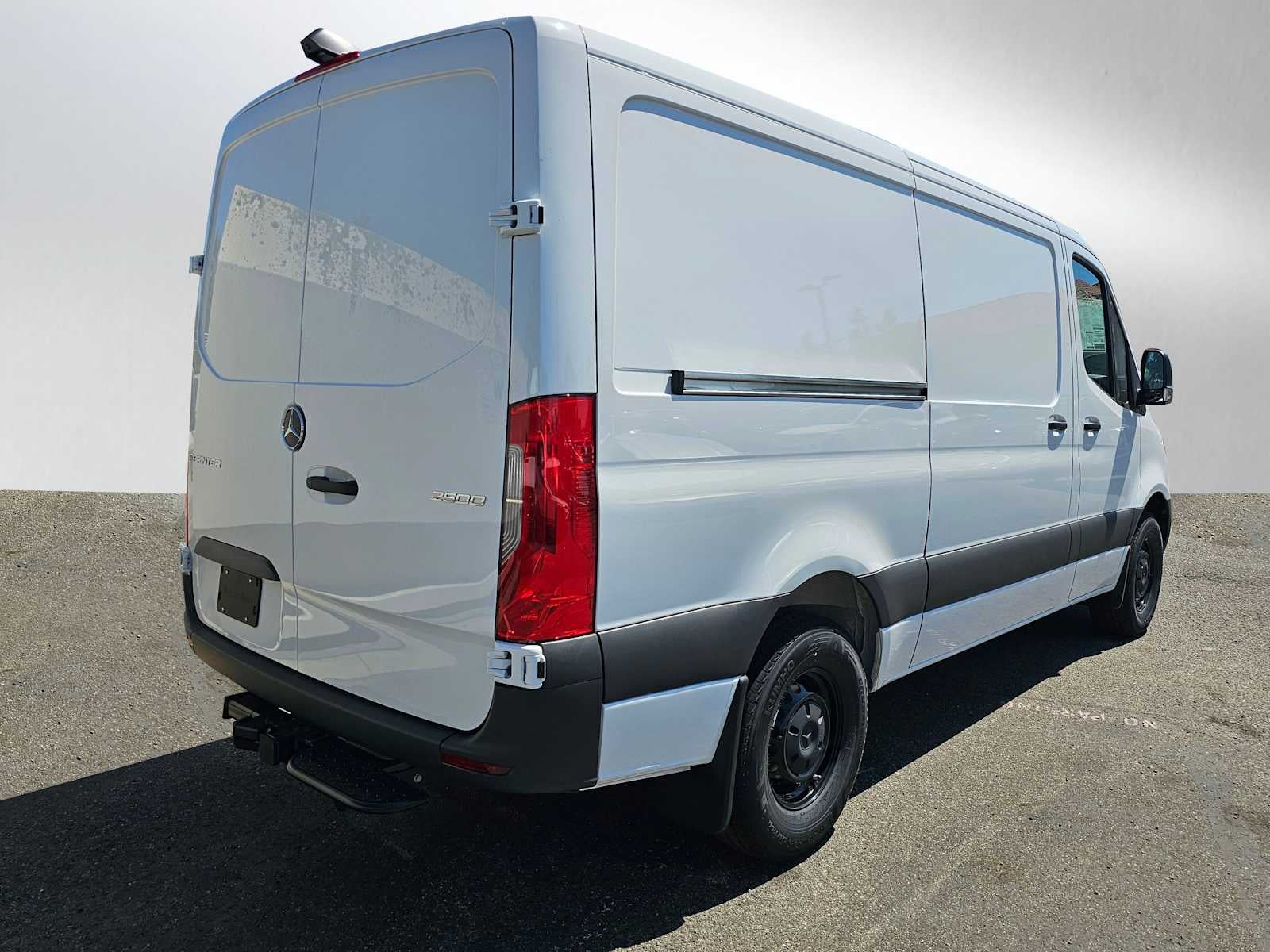 2026 Mercedes-Benz Sprinter 2500 Standard Roof I4 Diesel 144 RWD