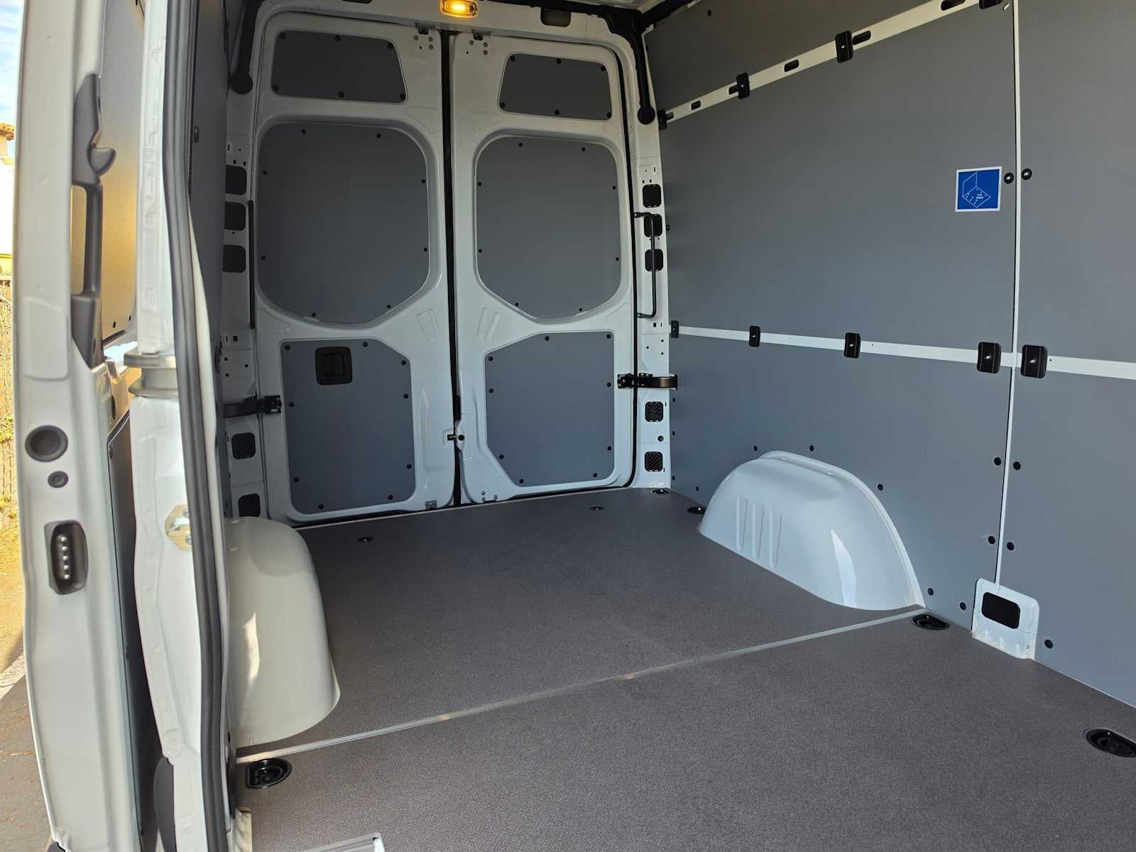 2026 Mercedes-Benz Sprinter Cargo 2500 Standard Roof I4 Diesel 144 RWD